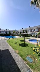 Semi detached house  Calle de grecia. Chalet adosado calle grecia elreston ii