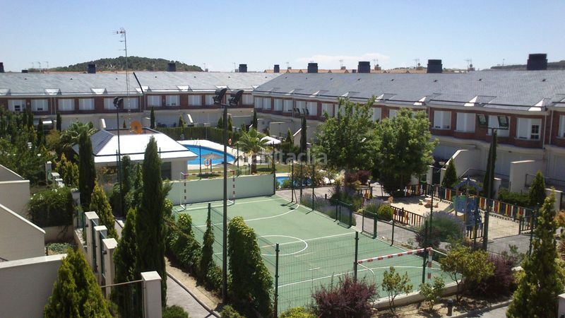 Foto bf6c0105-70c6-4c5e-95eb-faab62e3ea54. Casa adossada amb calefacció aparcament piscina a Valdemoro