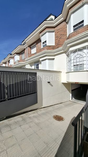 Foto c34fb529-1575-43de-be79-c71619eeefd1. Casa adossada amb calefacció aparcament piscina a Valdemoro