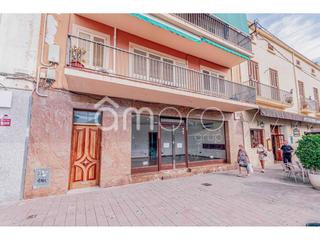 Lloguer Local Comercial  Antoni roig. Local con escaparate en zona céntrica de torredembarra