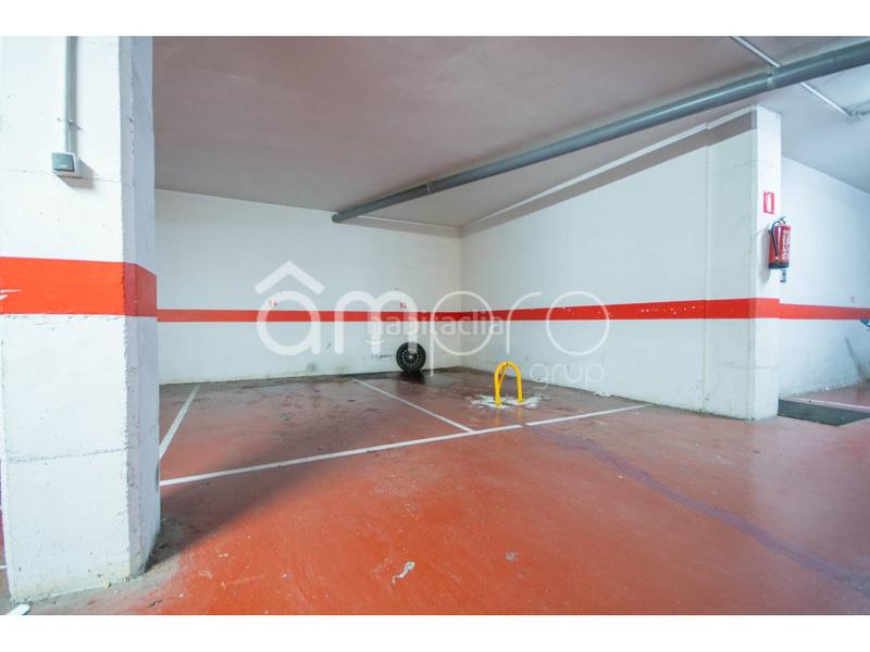 Foto fc745343-a726-4d10-acab-13f8d126f354. Parking voiture dans Centre Torredembarra