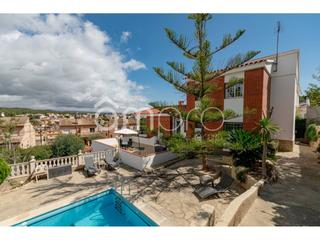 Casa a Creixell. Bonita casa en creixell con piscina, jardín y buenas vistas