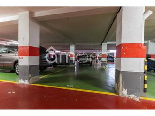 Aparcament cotxe  Castellers. Plaza de parking en calle castellers