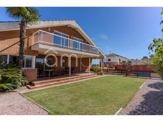 Chalet in Riera de Gaià (La). Impresionante chalet a 4 vientos