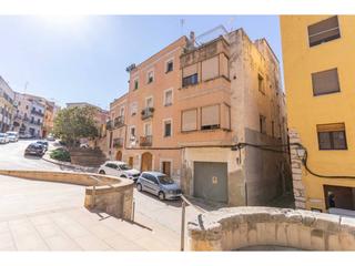 Pis  Doctor robert. Casa en venta en pleno centro del catllar con fabulosas vistas