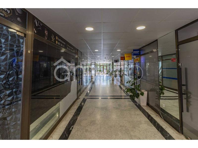 Foto b120fd3f-d3ee-4f6e-b30b-710b5a45f2df. Location bureau dans Centre Torredembarra