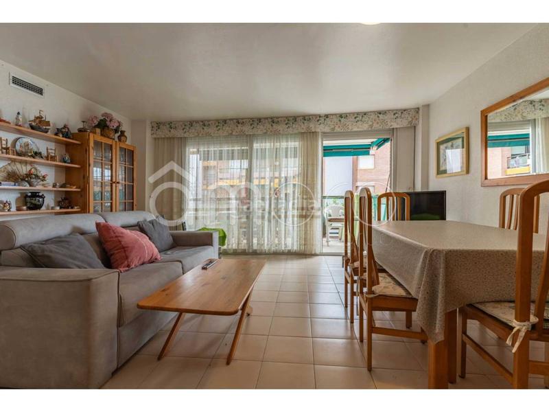 Foto 32018c46-43f5-462b-a53a-90bee763a29c. Piso precioso piso junto a la playa en Platja de la Paella Torredembarra