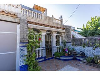 Haus in Marítima Nord. Casa adosada en venta