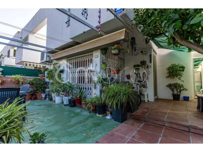 Foto e99b446e-c787-4e50-ad4f-1d22761c72e8. Casa pareada chalet pareado con piscina comunitaria en Salou