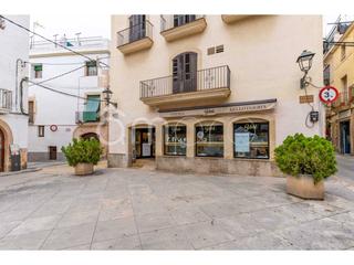 Lloguer Local Comercial  Plaça de la vila. Local en alquiler en el centro de torredembarra