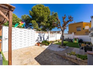 Casa aparellada a Pobla de Montornès (La). Chalet reformado