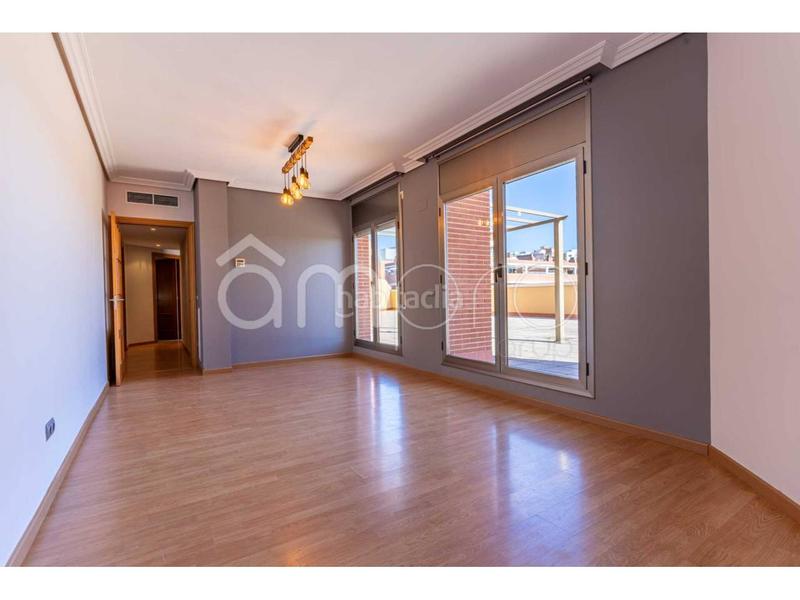 Foto 587ef8f6-ed41-4e0c-8ac0-10a307e7b007. Àtic amb aparcament a Nou Eixample Sud Tarragona