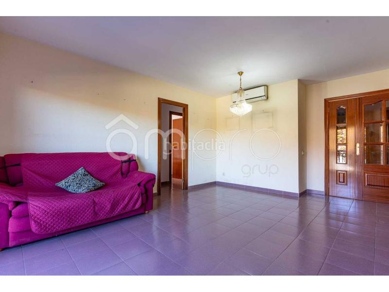 Foto 8695a2f9-41e1-4641-9c9f-5a7f6b2a24c9. Pis amb aparcament a Catllar (El)