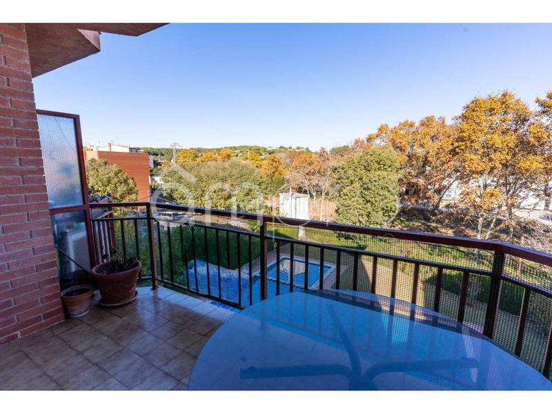 Foto f0f72f72-0f52-4fba-8fdb-e3d1dbcfbae4. Pis amb aparcament a Catllar (El)