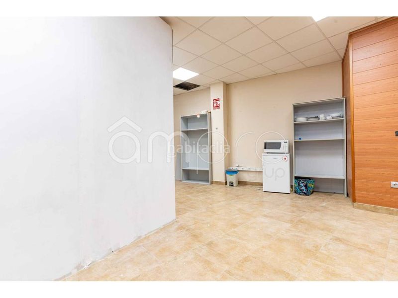 Foto 25d6d360-d532-4aa2-befb-9f37dae82515. Local comercial a Centre Torredembarra