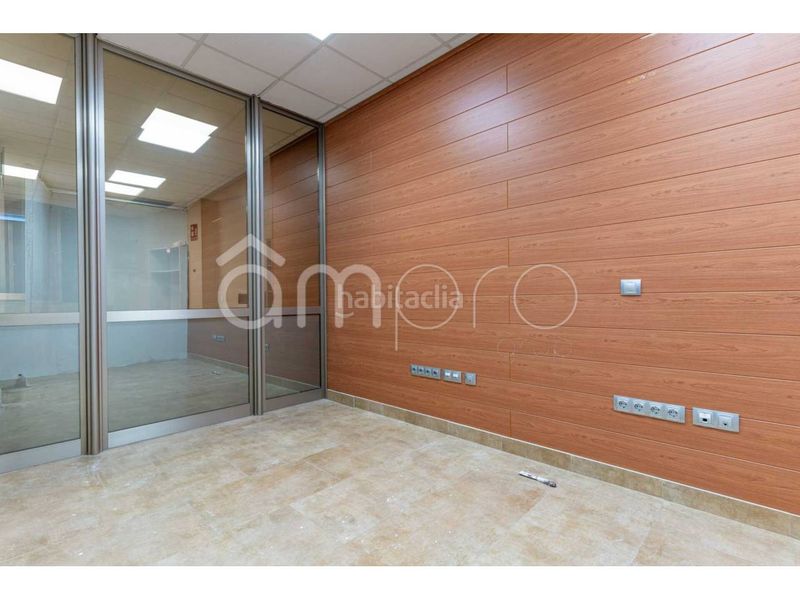 Foto 5996d20f-fe60-45af-8a4f-cfe784c24ad3. Local comercial a Centre Torredembarra