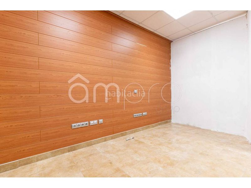 Foto f83f8dbc-ae6e-466a-9660-8ddfae12fe0b. Local comercial a Centre Torredembarra