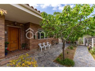 Chalet  Avenida sardana del empordà. Casa con vistas al mar, jardín y gran potencial en entorno tranq