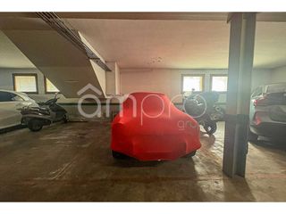 Miete Autoparkplatz in Calle hipòlit lázaro 10. Plaza de parking en sitges, práctica y muy bien ubicada