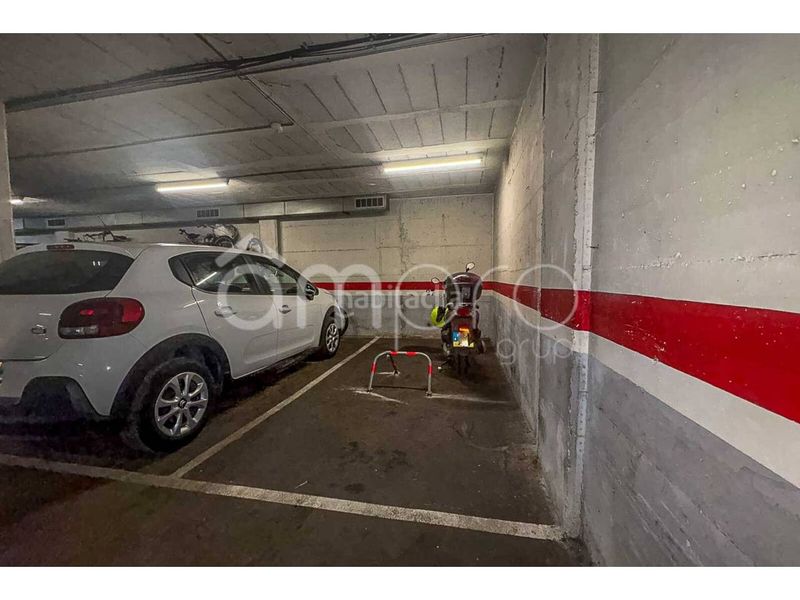 Foto 820d97b9-e90b-466d-98a4-c596deeff9d7. Aparcament cotxe a Centre Sitges