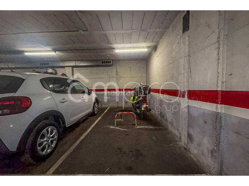 Foto f61b6e28-496a-48ac-af8c-45e3e055a867. Aparcament cotxe a Centre Sitges