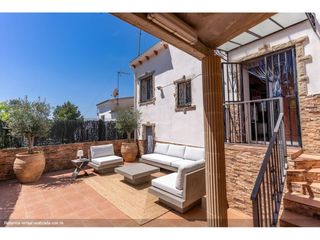 Casa a Pobla de Montornès (La). Casa esquinera con jardín