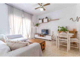 Apartamento  Calle roger de llúria. Gran oportunidad en les roquetes! piso amplio, luminoso y con so