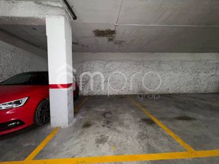 Aparcament cotxe a Rambla Salvador Samà 34