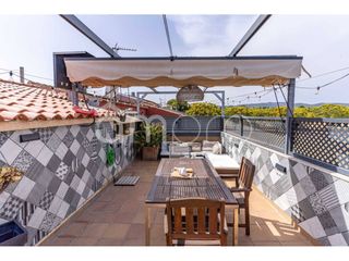 Duplex in La Collada-Sis Camins. Dúplex de 135 m con gran terraza y barbacoa en vilanova i la gel