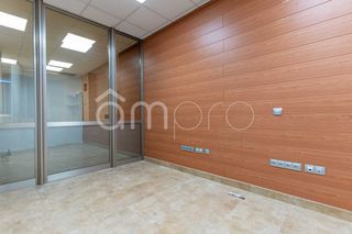 Affitto Locale commerciale  N/a. Este imóvel comercial bem localizado em torredembarra oferece 11