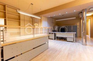 Lloguer Oficina  Pare palau  -. Altura piso 1º, oficina superficie total 87 m, superficie útil 8
