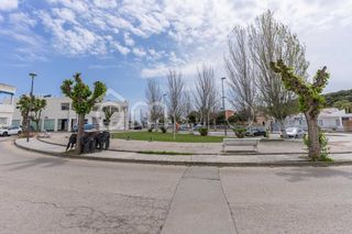 Local Comercial  Plaça de les comarques catalanes. Superficie total 158 m, local superficie útil 150 m, divisiones,
