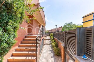 Maison  Ameriques. Casa adosada en venta en la selva del camp, tarragona, con 5 dor