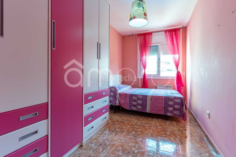 Foto 16b705d7-53db-4158-ae3c-ef6f27ce7d1f. Casa adosada descubre esta amplia y luminosa casa pareada distribuida en cuatro plantas, con un espectacular garaje de 76 m, tres dormitorios, en Cubelles