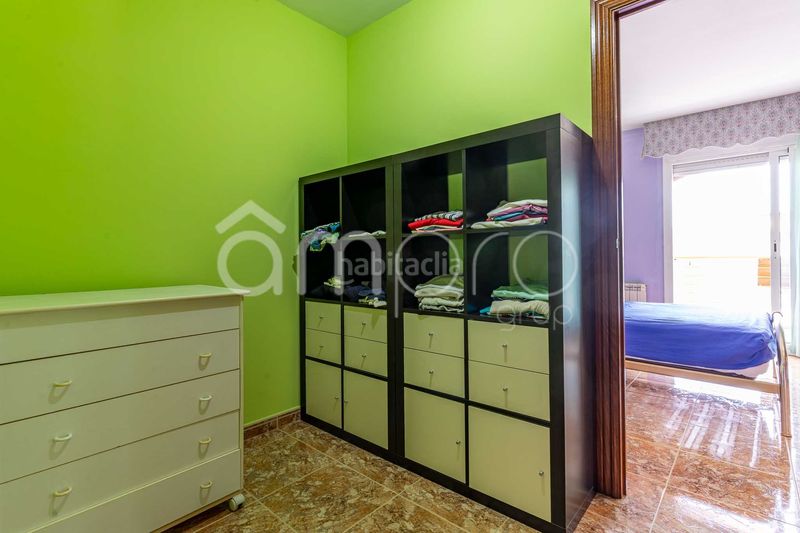 Foto 809c37ca-9725-4c72-9668-bbd5e3f377bb. Casa adosada descubre esta amplia y luminosa casa pareada distribuida en cuatro plantas, con un espectacular garaje de 76 m, tres dormitorios, en Cubelles