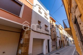 Casa adossada  Major. Adosada en venta en riera de gaià la, tarragona, con 6 dormitori