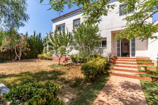 Chalet  Carrer arnau i bernat de viver