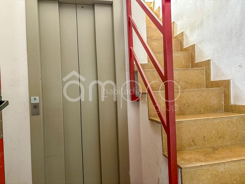 Foto 63c29726-25f3-421e-8bd4-2d0a9949f5a4. Aparcament cotxe a Centre Sitges