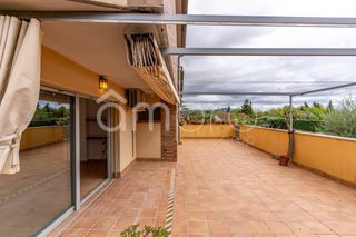 Location Maison  Carrer de la ginesta. Acogedor adosado en vilanova i la geltrú, en buena condición, co