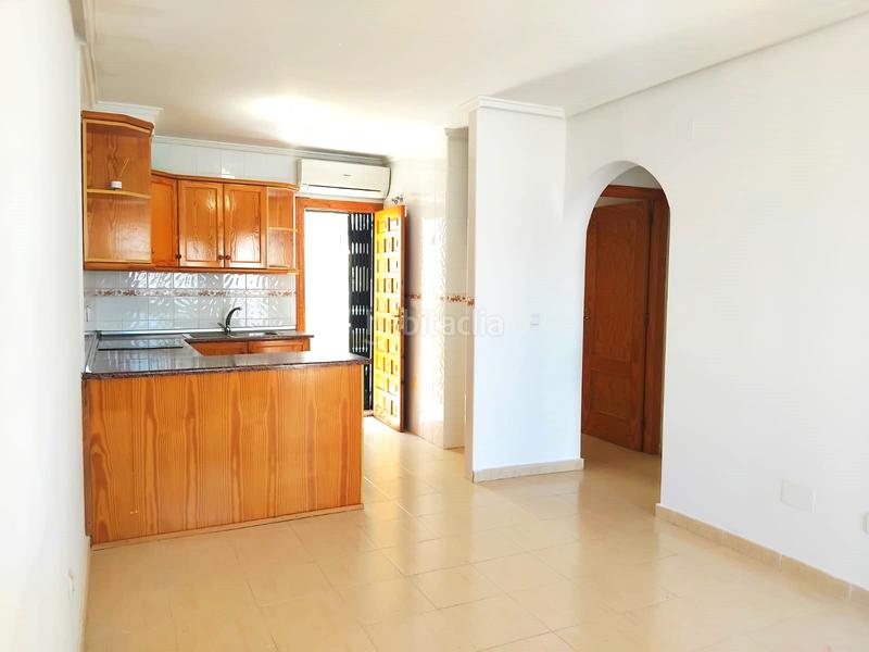 Foto 52000d1a-dd45-4b45-ab21-d6d6e491365b. Maison jumelée avec piscine dans La Florida Orihuela