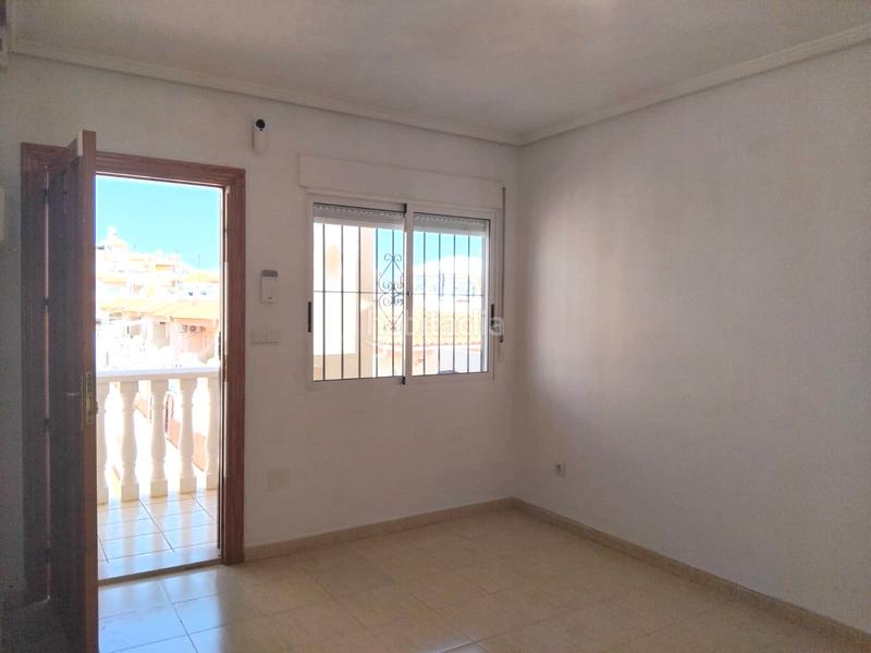 Foto 5aaea31d-f004-41b1-b9d8-ec949a72b5d8. Maison jumelée avec piscine dans La Florida Orihuela