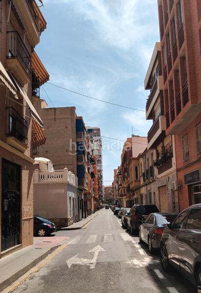Foto a25b1bdb-f6d2-45f6-80ff-6d1fd43bb1cb. Piso en Carolinas Altas Alicante