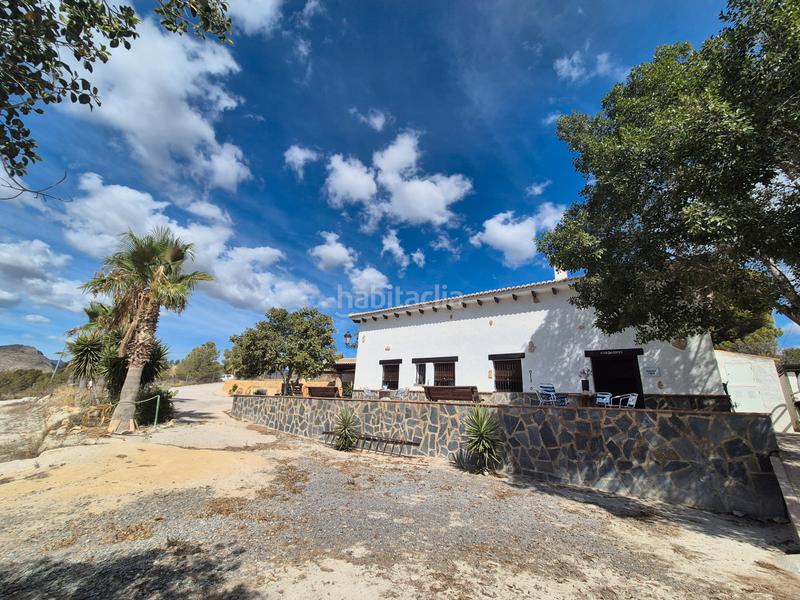 Foto ef9d66c2-25a4-4081-a2b4-68de1c9f36df. Masia amb xemeneia calefacció aparcament a Finestrat pueblo Finestrat