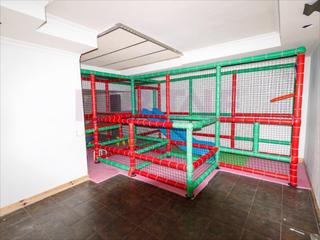 Lloguer Local Comercial a Altozano - Conde Lumiares. Pintor baeza junto hospital general, magnífico local 334 m2 con