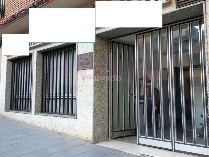 Foto db8d0cce-a8e9-4733-9b5c-769cc3fee288. Local comercial a Zona Avenida al Vedat Torrent