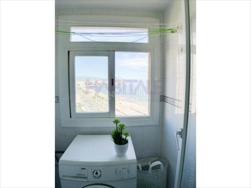 Foto 571b08ef-b2ba-43b3-a00d-f1a759e65e8e. Alquiler piso en jaume i el conqueridor apartamento 1 línea. Playa Muchavista campello alicante. coqueto apartamento situado frente al mar. alquiler temporal, a partir de en Campello (el)