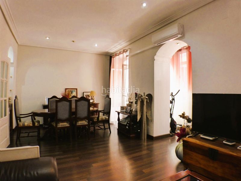 Foto a4fe0386-4a7b-413e-82a4-89713c4df2a1. Pis a Barrio del Centro Alicante
