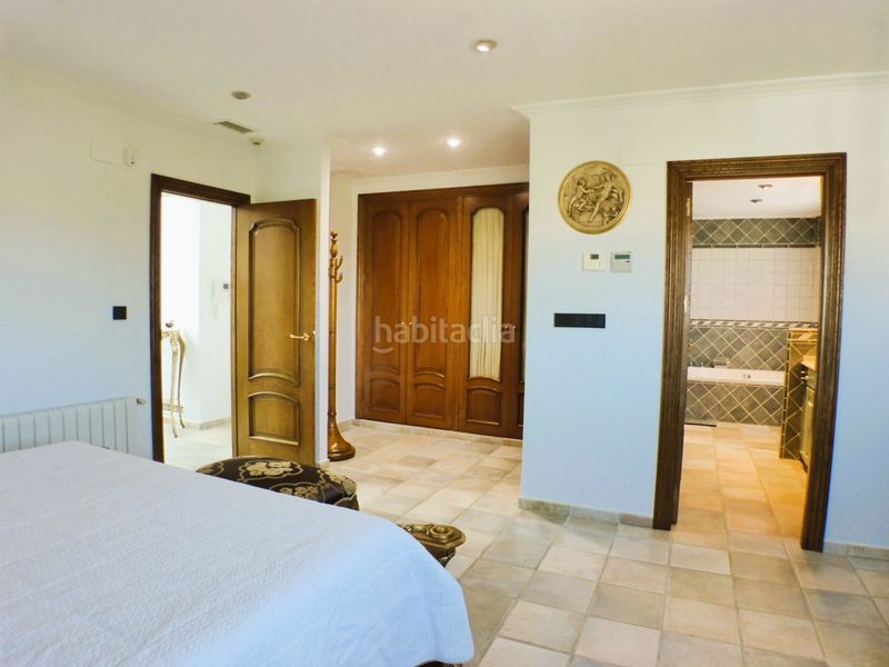 Foto db09f6f4-e1dc-48e9-9b76-ed93ad7c71ad. Casa amb piscina a Centro Mutxamel