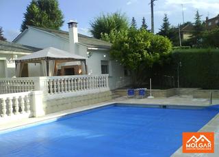 Xalet  Calle calle de almansa. Exclusivo chalet independiente con piscina y parcela doble en el