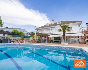 Chalet  Calle garcia lorca. Espectacular chalet de 3 plantas con piscina y gran parcela en m